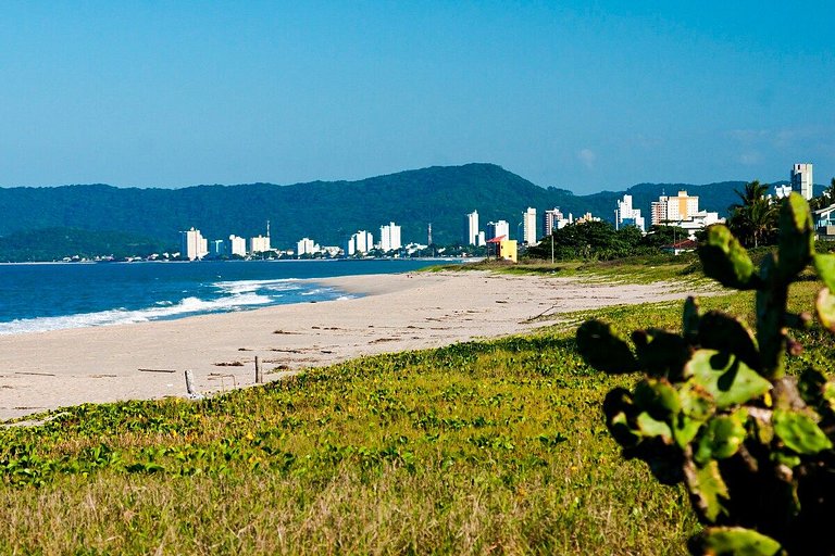 A 150m PRAIA c/ Vista Mar Piscina Churrasqueira