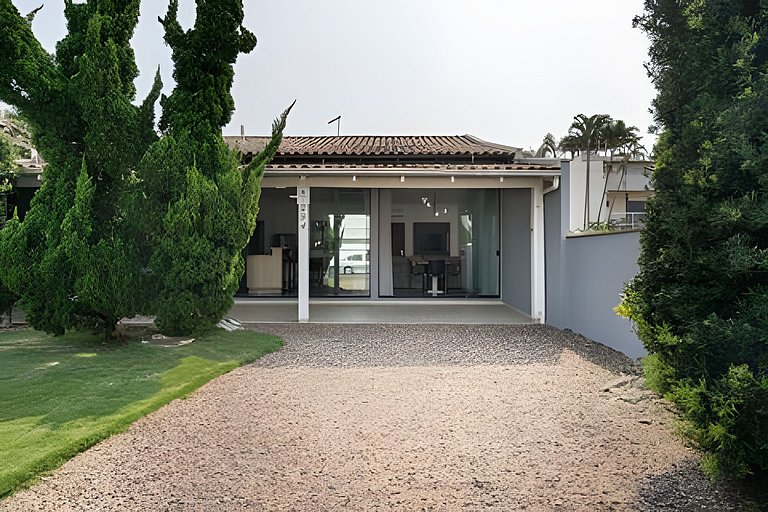 Casa completa a 300m Praia c/ Churrasqueira