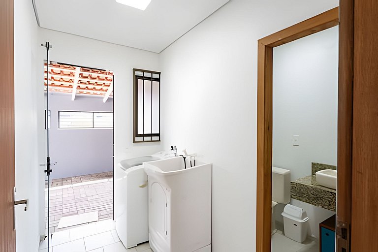 Casa completa a 300m Praia c/ Churrasqueira