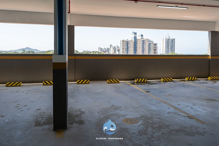 Apto Balneário Piçarras a 150M da Praia com sacada com Churr