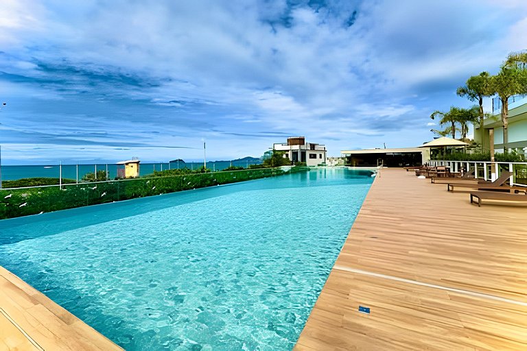 Ideal para Família! Conforto e Lazer - Pé na Areia