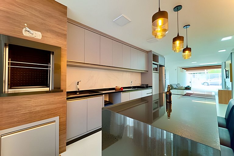 Casa Completa c/ 3 Suítes – a 400m da Praia