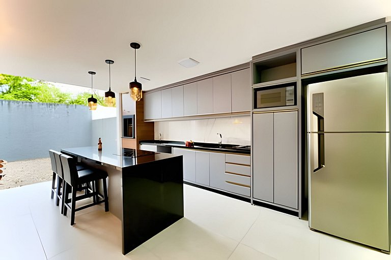 Casa Completa c/ 3 Suítes – a 400m da Praia