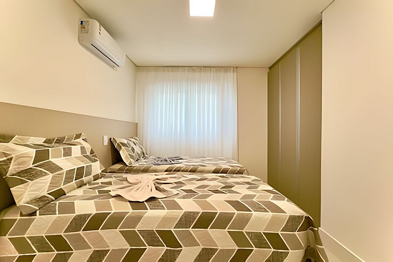 Summer Home Club Piçarras • 2 Quartos • Ar + Wi-Fi • Varanda