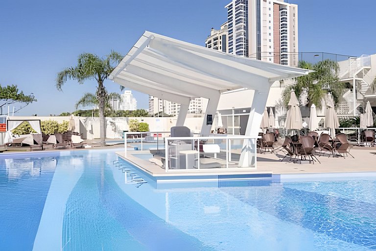Frente Mar no Bali Beach c/Piscina e Churrasqueira