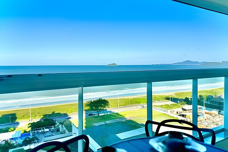 Frente Mar no Bali Beach c/Piscina e Churrasqueira