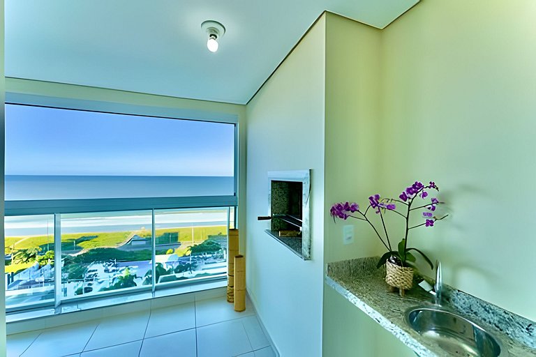 Frente Mar no Bali Beach c/Piscina e Churrasqueira