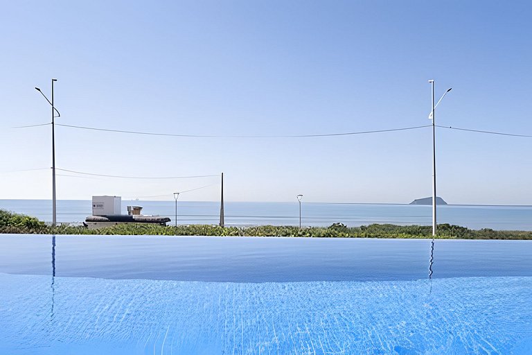 Frente Mar no Bali Beach c/Piscina e Churrasqueira