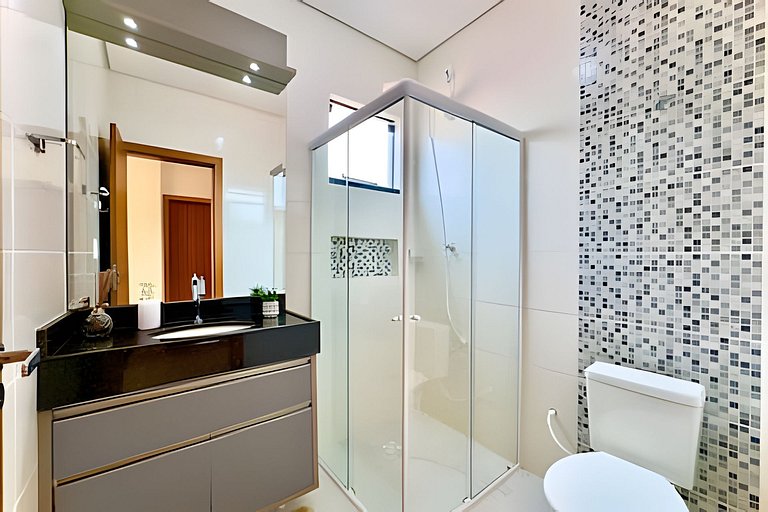 Apto Completo c/ Churrasqueira a 90 m da Praia