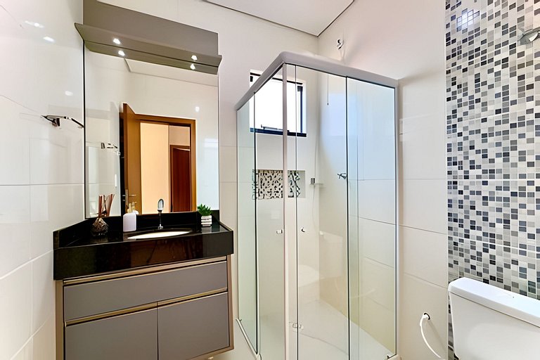 Apto Completo c/ Churrasqueira a 90 m da Praia