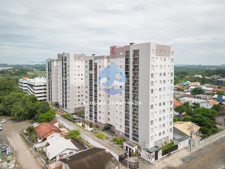 Aptos em Bal Piçarras 150 M DA PRAIA com CHURRASQUERA privat