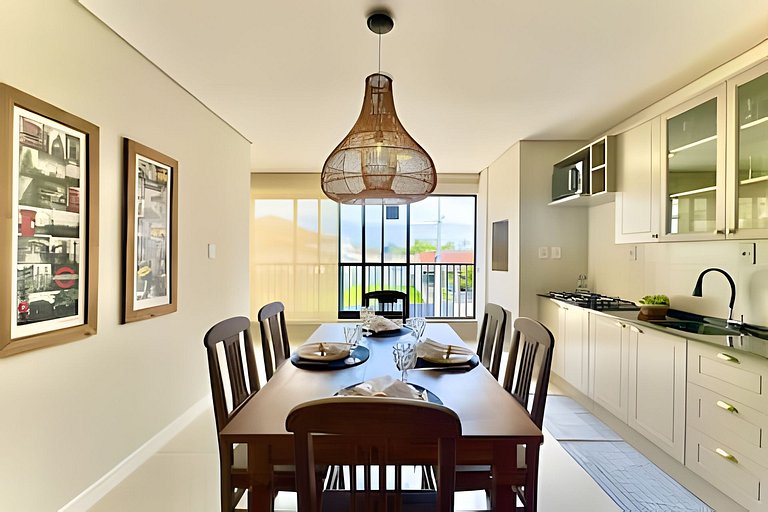 Refúgio a 450m da Praia com Wi-Fi e Churrasqueira