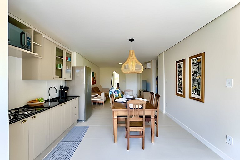 Refúgio a 450m da Praia com Wi-Fi e Churrasqueira