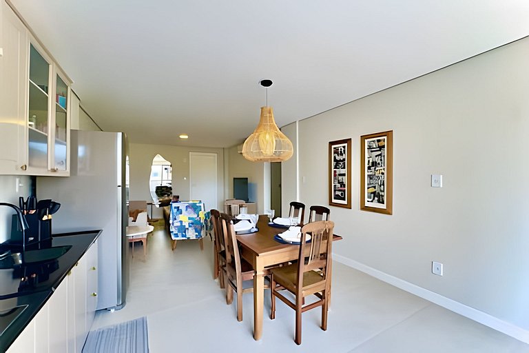 Refúgio a 450m da Praia com Wi-Fi e Churrasqueira