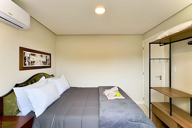 Refúgio a 450m da Praia com Wi-Fi e Churrasqueira