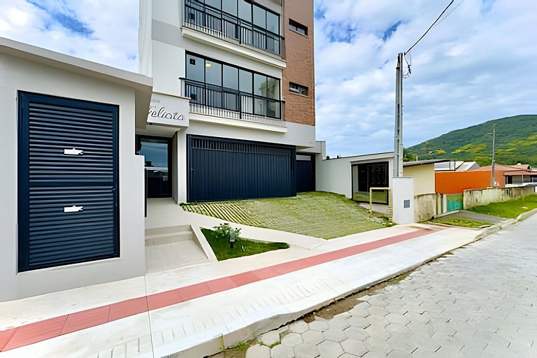 Refúgio a 450m da Praia com Wi-Fi e Churrasqueira