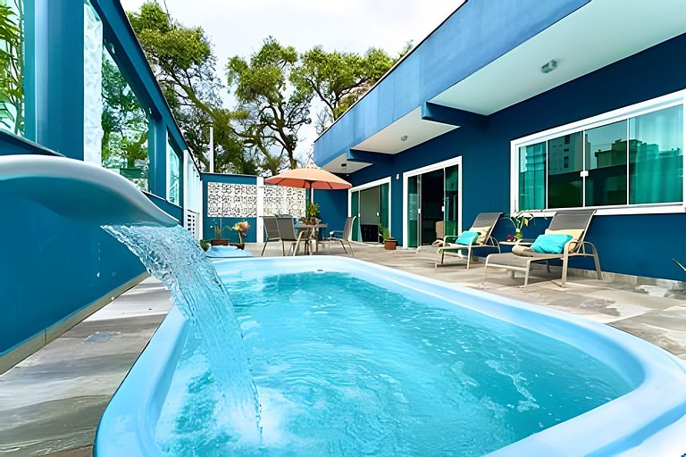 Casa completa a 250m Praia c/Piscina Churrasqueira