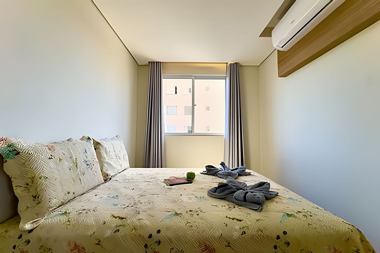 Apto 150m da PRAIA c/ Piscina, Churrasq. e Wi-Fi