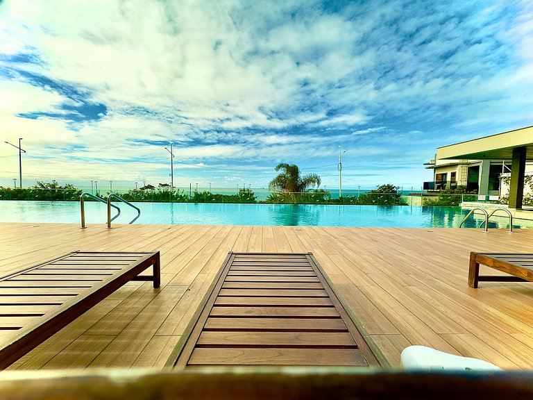 Frente Mar • Home Club Pé na Areia • Piscina