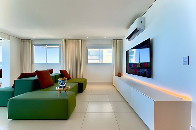 Frente Mar • Home Club Pé na Areia • Piscina