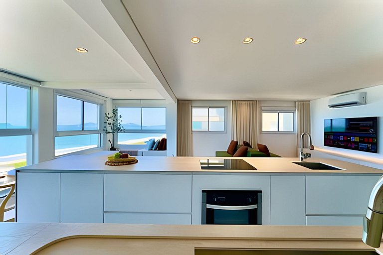 Frente Mar • Home Club Pé na Areia • Piscina