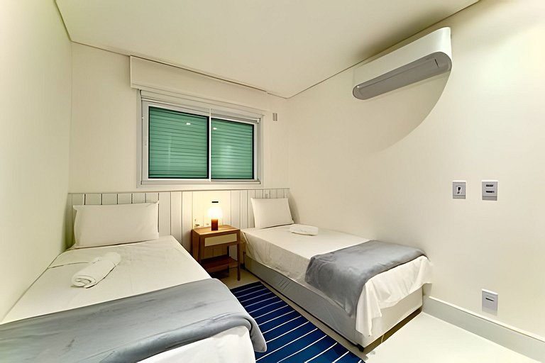 Frente Mar • Home Club Pé na Areia • Piscina