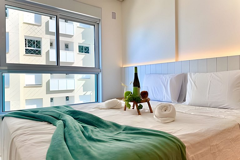 Frente Mar • Home Club Pé na Areia • Piscina