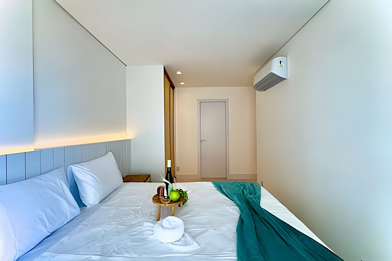 Frente Mar • Home Club Pé na Areia • Piscina