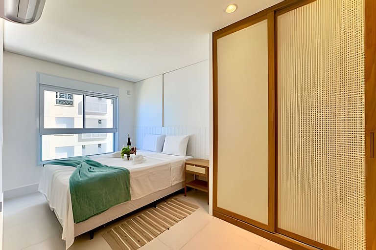 Frente Mar • Home Club Pé na Areia • Piscina