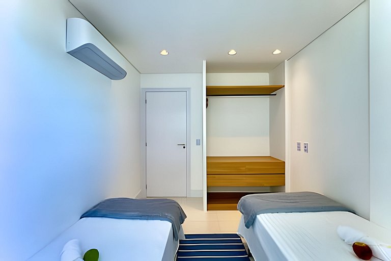 Frente Mar • Home Club Pé na Areia • Piscina