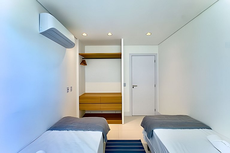 Frente Mar • Home Club Pé na Areia • Piscina