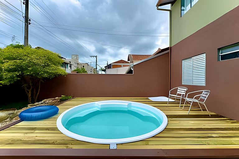 Casa c/Piscina e Churrasq. Privativa 300m da Praia