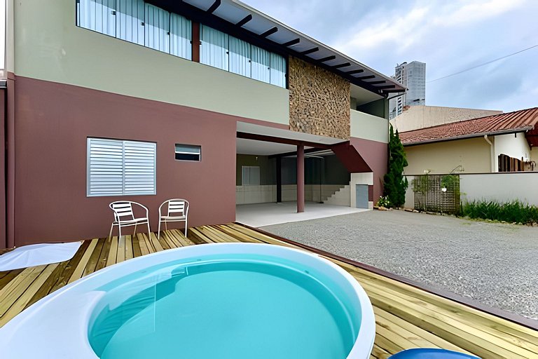 Casa c/Piscina e Churrasq. Privativa 300m da Praia