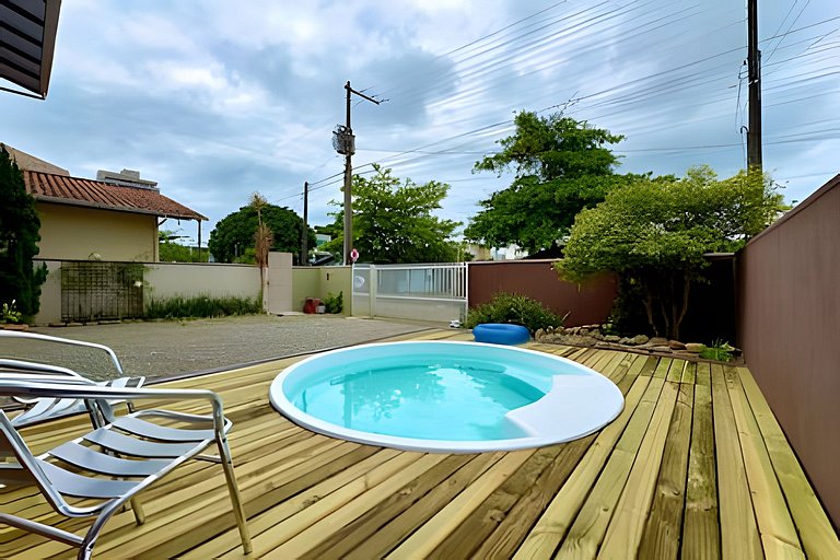 Casa c/Piscina e Churrasq. Privativa 300m da Praia