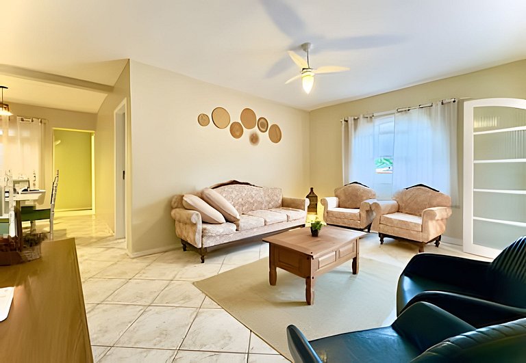 Casa c/Piscina e Churrasq. Privativa 400m da Praia