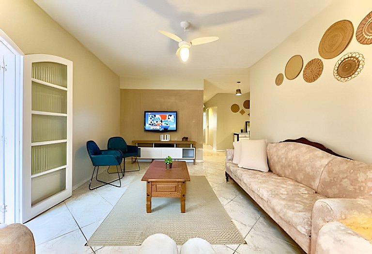 Casa c/Piscina e Churrasq. Privativa 400m da Praia