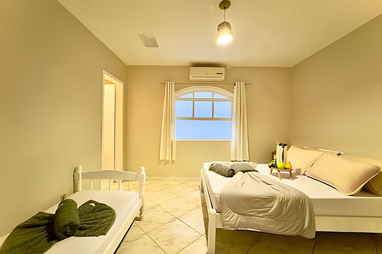 Casa c/Piscina e Churrasq. Privativa 400m da Praia