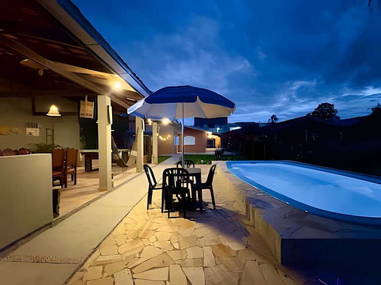 Casa c/Piscina e Churrasq. Privativa 400m da Praia