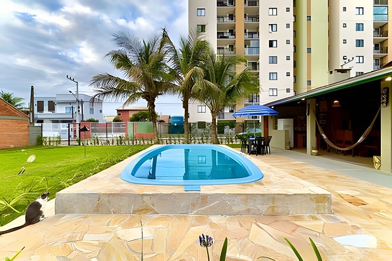 Casa c/Piscina e Churrasq. Privativa 400m da Praia