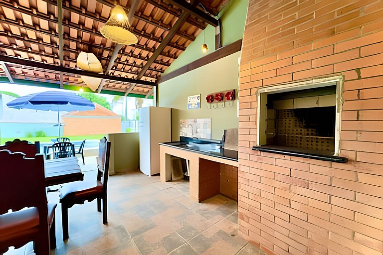 Casa c/Piscina e Churrasq. Privativa 400m da Praia