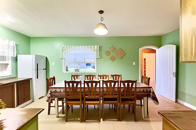 Casa c/Piscina e Churrasq. Privativa 400m da Praia