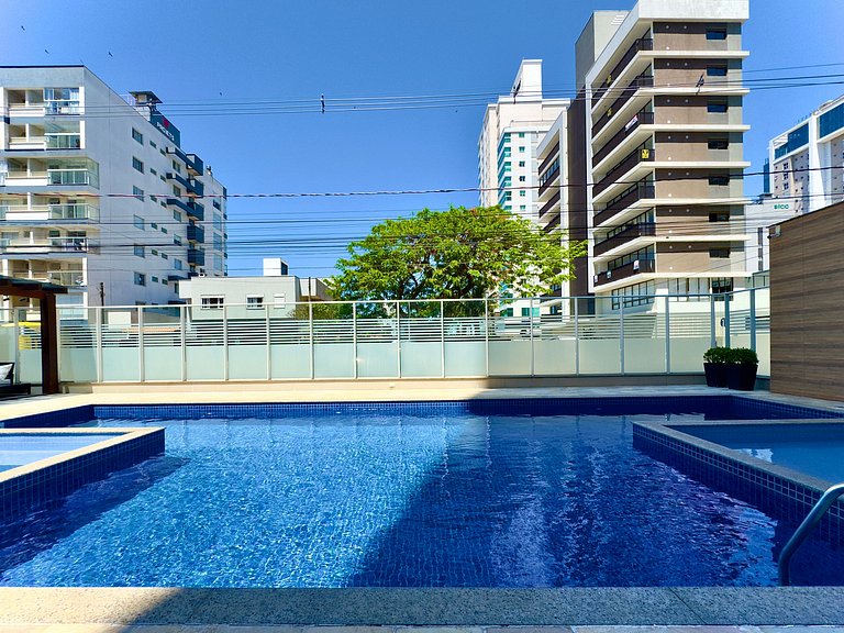 Apto a 180m da Praia c/ Churrasq. Piscina e Wi-Fi