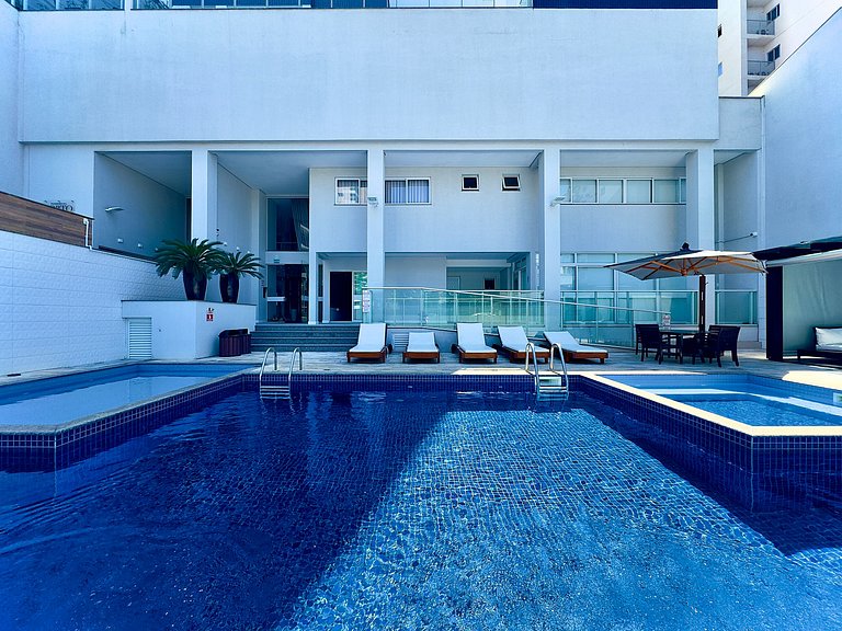 Apto a 180m da Praia c/ Churrasq. Piscina e Wi-Fi