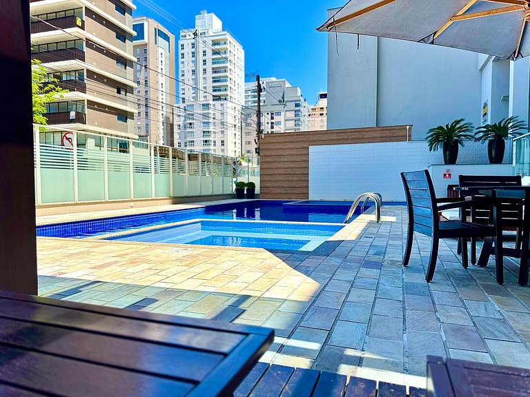 Apto a 180m da Praia c/ Churrasq. Piscina e Wi-Fi