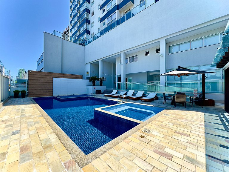 Apto a 180m da Praia c/ Churrasq. Piscina e Wi-Fi