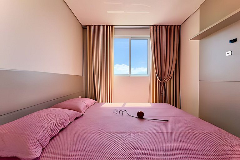 Apto a 180m da Praia c/ Churrasq. Piscina e Wi-Fi