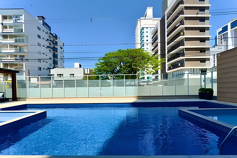 Apto a 180m da Praia c/ Churrasq. Piscina e Wi-Fi