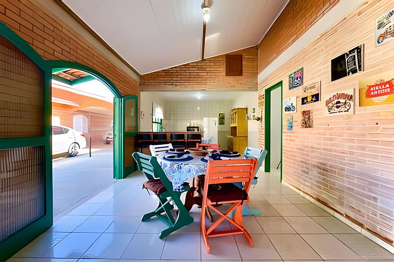 Casa c/Piscina e Churrasq. Privativa 400m da Praia