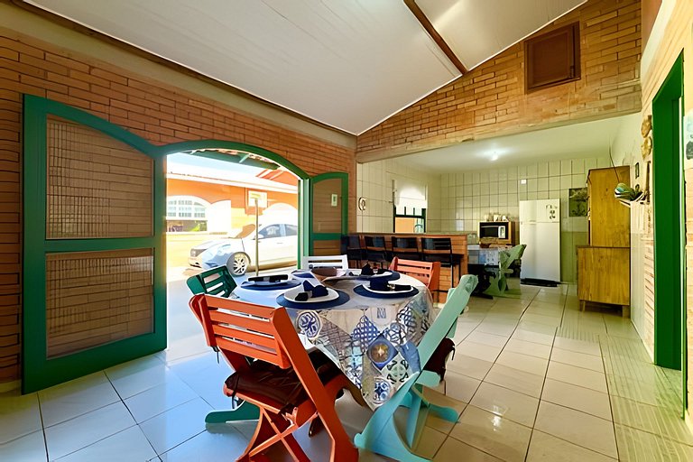 Casa c/Piscina e Churrasq. Privativa 400m da Praia