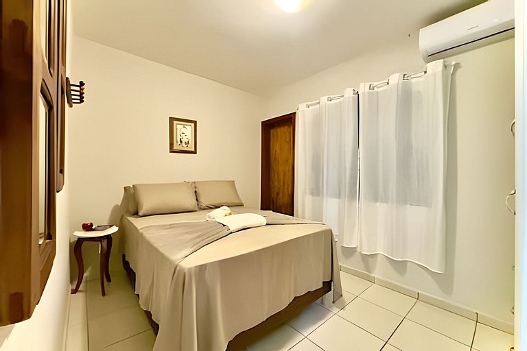 Casa c/Piscina e Churrasq. Privativa 400m da Praia